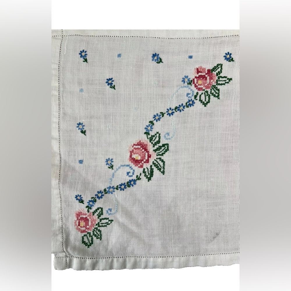 VTG Table Runner Dresser Scarf Floral Needlepoint Hemstitching Edge Cottagecore